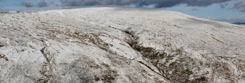 Winter on Pendle Hill © Andrew Cowell