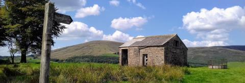 Barn near Chipping © Tony Openshaw